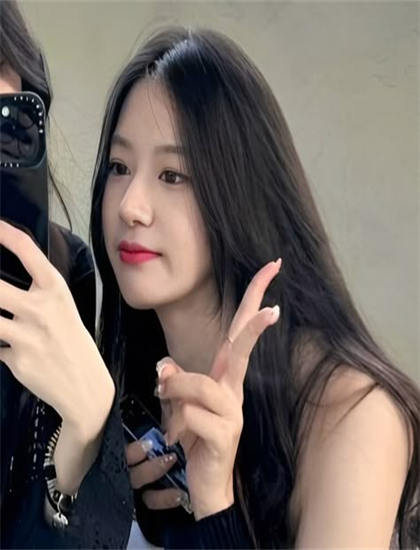 全新视角看《冒牌妈咪很靠谱她似迷雾》的艺术魅力与文化价值——东方与西方的碰撞